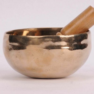 Tibetská mísa 440 g průměr 12 cm ručně tepaná tón A s paličkou a podložkou v ceně – Hledejceny.cz