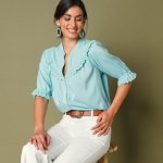 Košilová halenka s výšivkou azurová – Sleviste.cz