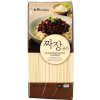 Těstovina NongHyup Nudle na korejskou omáčku z černých fazolí Jajangmyeon 0,9 kg