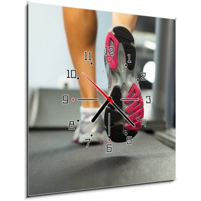 Obraz s hodinami 1D - 50 x 50 cm - Running on treadmill Běh na běžícím pásu