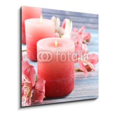 Obraz 1D - 50 x 50 cm - Beautiful candles with flowers on wooden background Krásné svíčky s květinami na dřevěné pozadí – Zboží Mobilmania