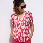 Voálová halenka na knoflíčky s potiskem režná/červená – Sleviste.cz