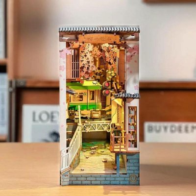 RoboTime Zarážka na knihy miniatura domečku Sakurová ulička – Hledejceny.cz