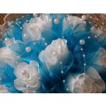 Buket na kapotu bílé růže / tyrkys, nebo na přání – Hledejceny.cz