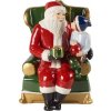 Vánoční dekorace Villeroy & Boch Christmas Toys Santa v křesle s hracím mechanismem 15 x 10 cm