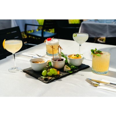 Koktejlový balíček s výhledem na Prahu v Pytloun Sky Bar pro 2 osoby – Hledejceny.cz