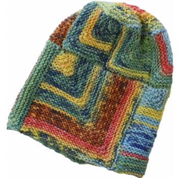 pletená čepice z barevných čtverců