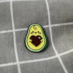 Pinarna Avokádo objímající svou pecku ve tvaru srdíčka – Zbozi.Blesk.cz