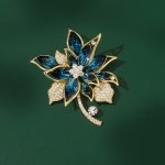 Éternelle luxusní brož Swarovski Elements Nuria květina B2293-LXT0274 modrá – Zboží Dáma