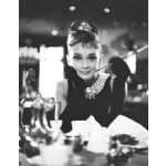 Umělecká fotografie Audrey Hepburn, Breakfast At Tiffany'S 1961 Directed By Blake Edwards, (30 x 40 cm) – Zboží Mobilmania