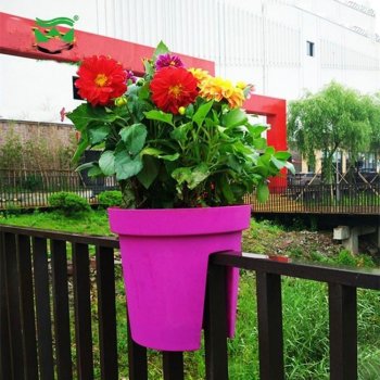 Plastkon Květináč na zábradlí Balconia 30 cm fialový fuchsiový