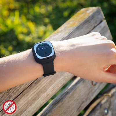 InnovaGoods Ultrazvukové hodinky proti komárom Wristquitto