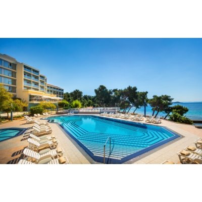 Orebič přímo na pláži v Aminess Grand Azur Hotelu **** s all inclusive light a bazénem s lehátky a slunečníky - 3 dny pro 2 osoby