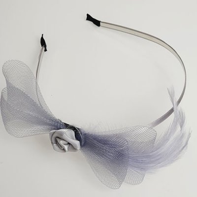 Fascinátor - společenská čelenka - šedá - mašle – Sleviste.cz