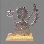 PRODEX IMPORT Stříbrný anděl sedící na dřevěném podstavci 16x13 cm – Hledejceny.cz