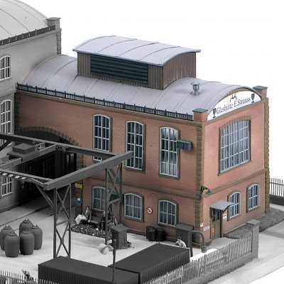 Piko Authentic Edition Vedlejší budova sklárny E. Strauss 61117 – Zboží Dáma