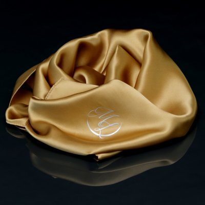 Hedvábný šál zlatá – Zboží Dáma