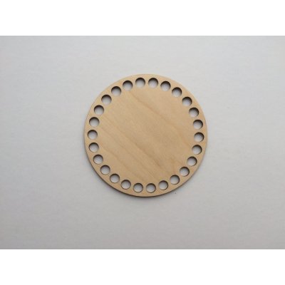 YarnMellow Dřevěné dno na košík kruh 10cm (Překližková dna na háčkování. Dřevěné dno je vhodné na výrobu košíků, podnosů, kabelek a tašek z pedigu, přízí nebo špaget. Průměr 10 cm. Průměr děr: 8-9mm.
