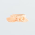Kojenecká mušelínová čelenka New Baby Leny peach – Sleviste.cz