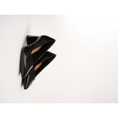 Tamaris dámské lodičky lakované černé – Sleviste.cz