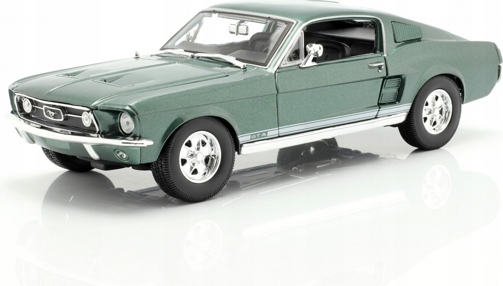 Maisto 1967 Ford Mustang Fastbackmetal zelená 1:18