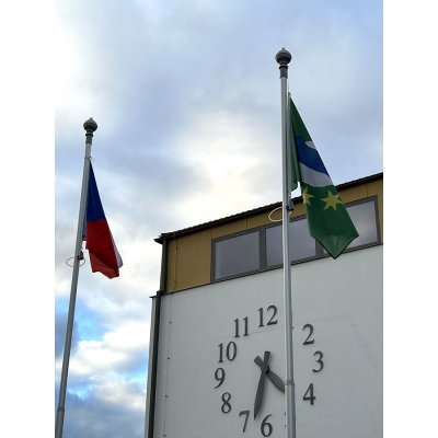 Hliníkový vlajkový stožár INTERNAL s vnitřním vedením lanka a zamykatelnými dvířky Alerion – Hledejceny.cz