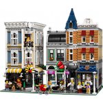 LEGO® Creator Expert 10255 Shromáždění na náměstí – Zboží Živě