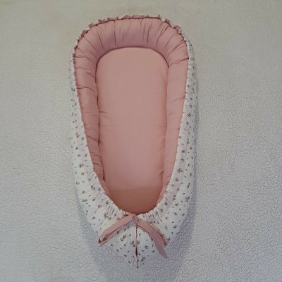 Pro útulný domov Hnízdečko pro miminko Růžičky se starorůžovou – Zboží Mobilmania