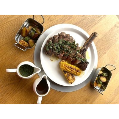 Steaková gurmánská 3chodová večeře – Tomahawk z bizona v resortu Vigvam pro 2 osoby – Hledejceny.cz