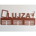 LYMFY Dřevěný věšák na medaile malovaný 55cm fotorámeček a gravír. text přírodní dřevo – Zboží Dáma