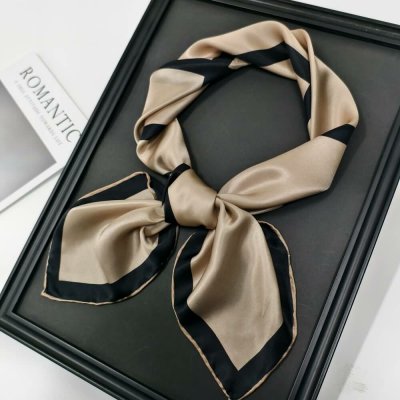 Hedvábný šátek kávově-černý – Zboží Dáma