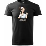 Sablio Tričko s potiskem pro zdravotní sestru Hrdina bez pláště? Ano jsem sestřička černé – Zboží Dáma