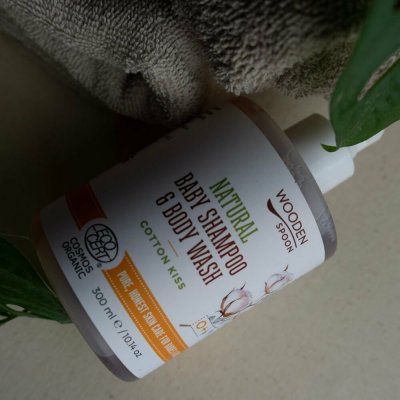 WoodenSpoon Dětský sprchový gel a šampon na vlasy 2v1 Cotton Kiss 300 ml – Sleviste.cz