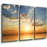 Obraz 3D třídílný - 105 x 70 cm - sunset at coast of the sea západ slunce na pobřeží moře – Hledejceny.cz