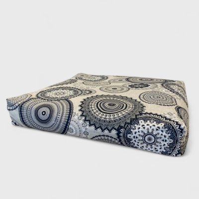 Gadeo sedací polštář mandala šedá 50x50 cm výplň pohankové slupky – Sleviste.cz