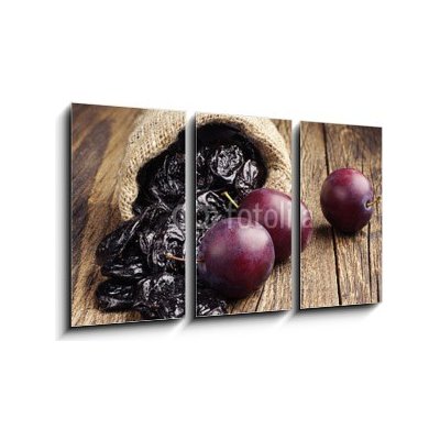 Obraz 3D třídílný - 90 x 50 cm - Prunes with plums in small sack Slivky se švestkami v malém pytli – Zbozi.Blesk.cz