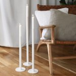 Storefactory Kovový bílý svícen Ekeberga 3 velikosti Barva: Malý – Sleviste.cz