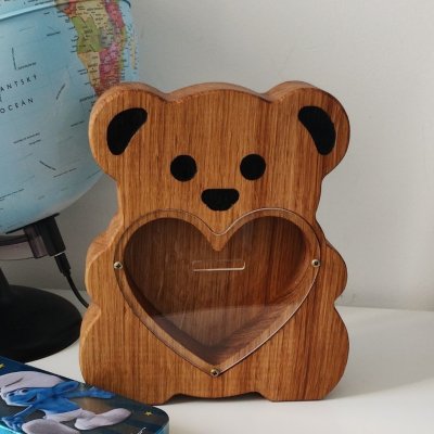 DarujTo.cz Dřevěná pokladnička pro děti medvídek se srdíčkem – Sleviste.cz