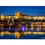 WEBLUX 110013090 Fototapeta papír Prague Castle Pražský hrad Hradčany odrážející se v řece Vltavě v Praze Česká republika v noci rozměry 360 x 266 cm – Zboží Mobilmania