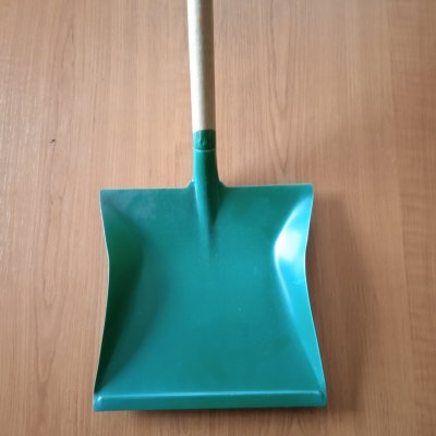 Tomko Praktik L 001 lopatka na smetí lakovaná – HobbyKompas.cz