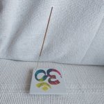Mani Bhadra stojánek na vonné tyčinky OHM pískovec 10 x 10 cm – Sleviste.cz
