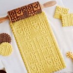 Embosovaný váleček na těsto Cakesicq – Sleviste.cz