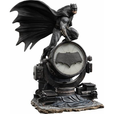 Iron Studios DC Zack Snyder's Justice League Batman on Batsignal Deluxe Art Scale 1/10 101903