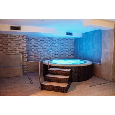 Relaxační pobyt s polopenzí a neomezeným vstupem do wellness v jihočeském hotelu Alf pro 2 osoby – Hledejceny.cz