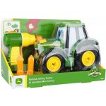 TOMY Traktor John Deere Johnny + šroubovák – Zboží Dáma