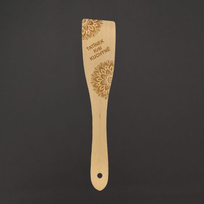 AMADEA Dřevěná obracečka buk text "tatínek král kuchyně", masivní dřevo, délka 30 cm, český výrobek – Zboží Dáma