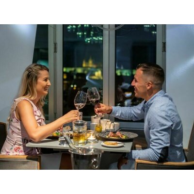 Noc v Tančícím domě s tříchodovou večeří pro 2 – Zbozi.Blesk.cz