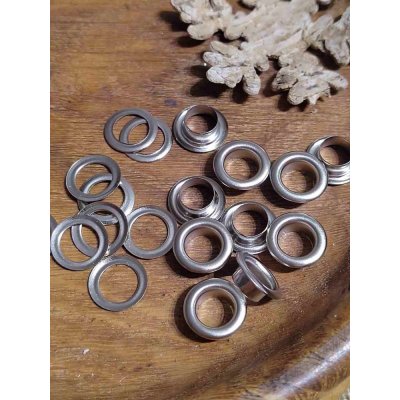 Průchodky s podložkou vnitřní Ø8 mm / vnější Ø14 mm balení 5 ks, barva nikl – Zboží Dáma