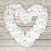 Svatební autodekorace PartyDeco Dekorativní květinové srdce bílé, 40 cm
