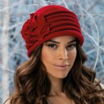 Krumlovanka Elegantní červená dámská zimní čepice z české vlny Woolmark W-0881/001 – Hledejceny.cz